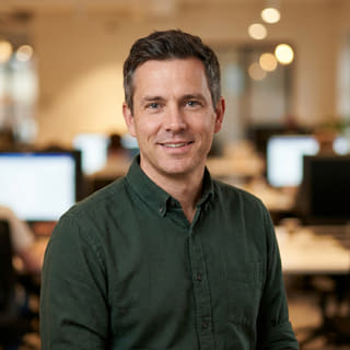 Daniel Carter, director de tecnología en Álamo Rendecto, mostrado en una imagen de perfil